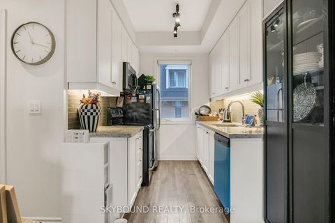 Photo 10 at 223 - 380 Hopewell Avenue, Belgravia, Toronto