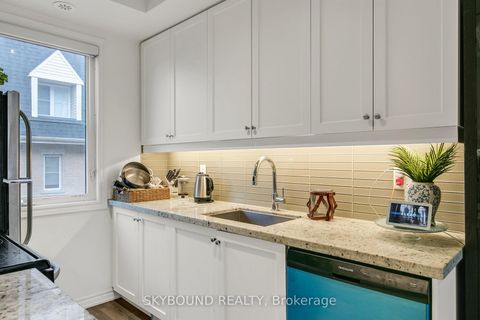 Photo 11 at 223 - 380 Hopewell Avenue, Belgravia, Toronto