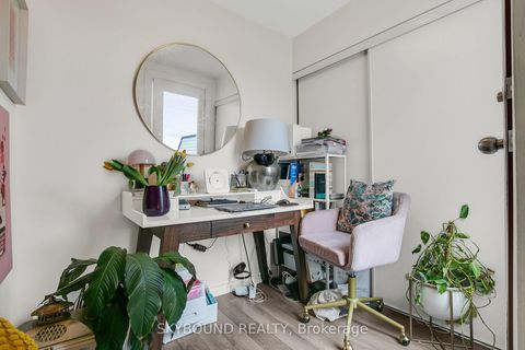 Photo 23 at 223 - 380 Hopewell Avenue, Belgravia, Toronto