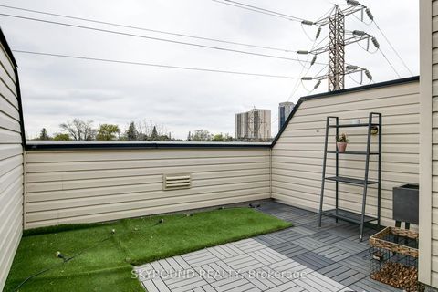Photo 25 at 223 - 380 Hopewell Avenue, Belgravia, Toronto