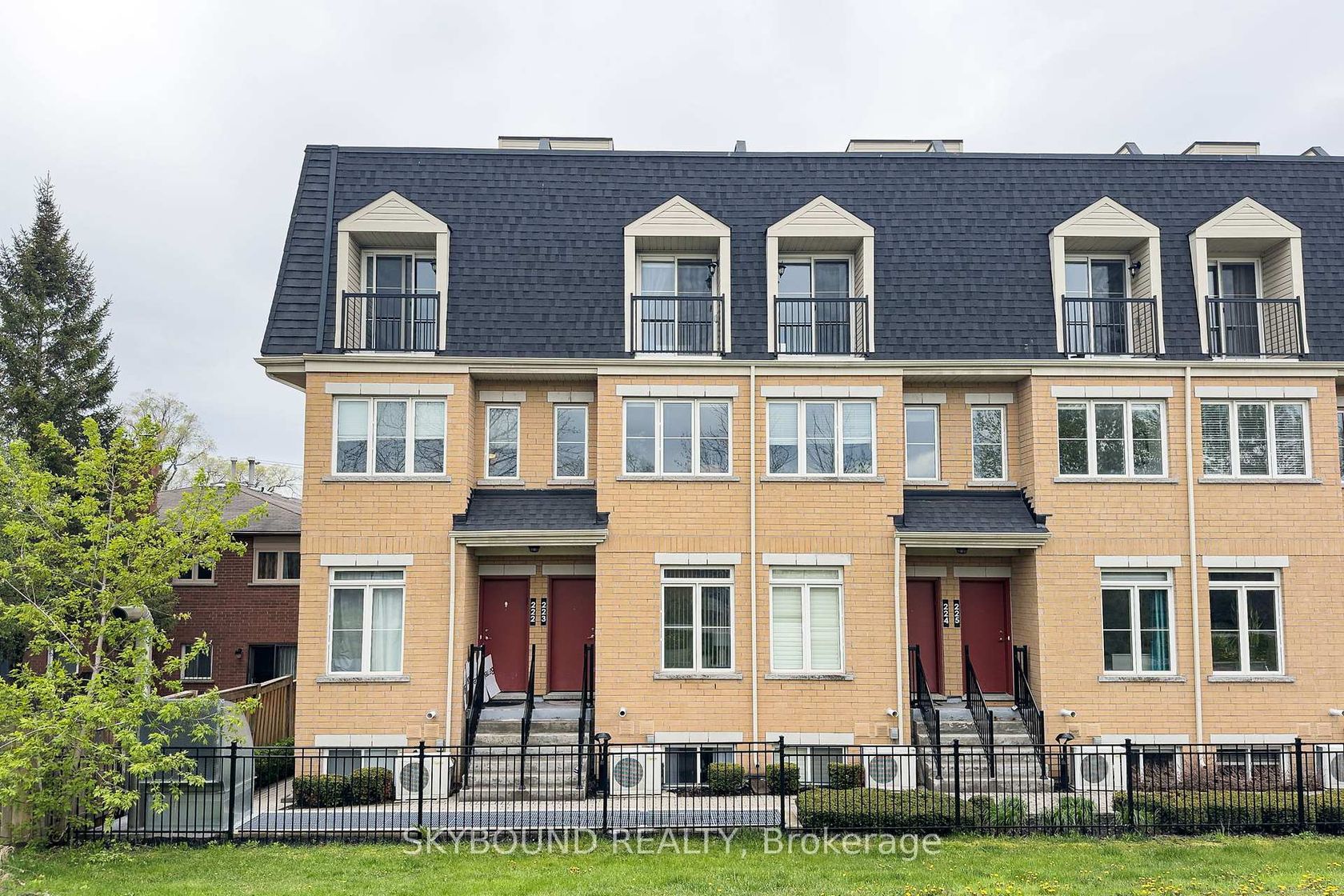 223 - 380 Hopewell Avenue, Belgravia, Toronto photo 1