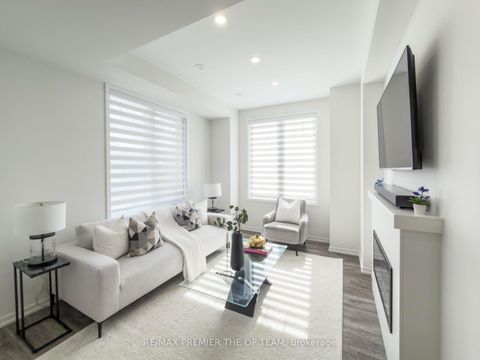 Photo 4 at 22 Pierre Berton Boulevard, Kleinburg, Vaughan