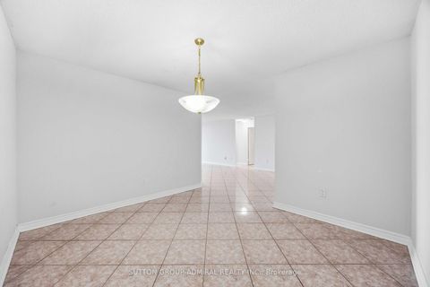Photo 7 at 506 - 343 Clark Avenue W, Yorkhill, Vaughan