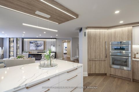 Photo 12 at 1002 - 240 Heath Street W, Forest Hill South, Toronto