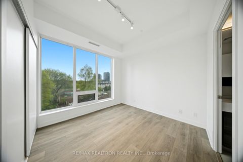 Photo 3 at 502 - 28 Avondale Avenue, Willowdale East, Toronto