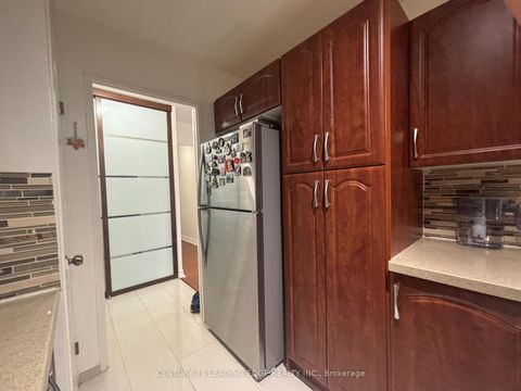 Photo 10 at 304 - 15 Vicora Linkway, Flemingdon Park, Toronto