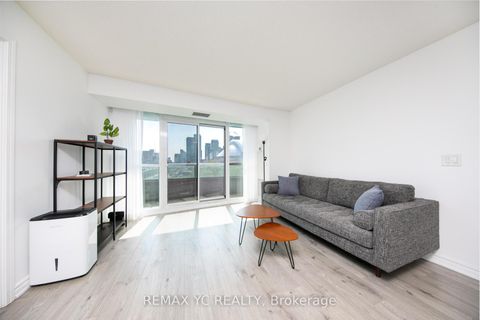 Photo 1 at 808 - 25 Lower Simcoe Street, Waterfront Communities C1, Toronto