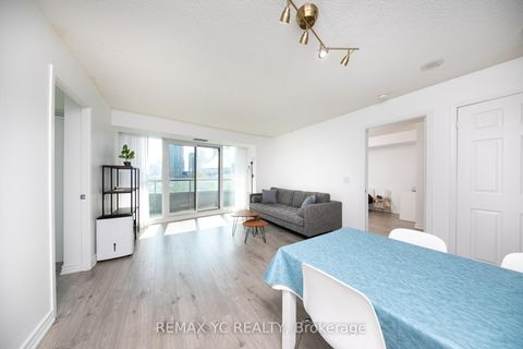 Photo 4 at 808 - 25 Lower Simcoe Street, Waterfront Communities C1, Toronto