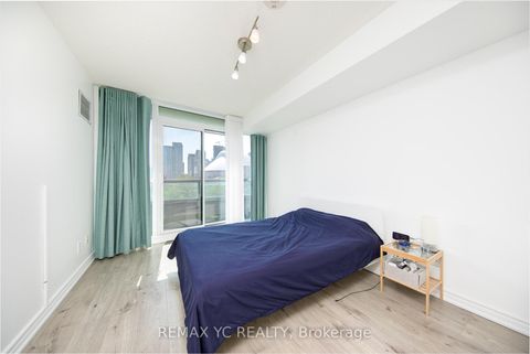Photo 10 at 808 - 25 Lower Simcoe Street, Waterfront Communities C1, Toronto