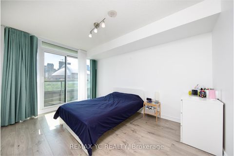 Photo 11 at 808 - 25 Lower Simcoe Street, Waterfront Communities C1, Toronto