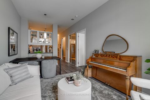 Photo 2 at 904 - 797 Don Mills Road, Flemingdon Park, Toronto