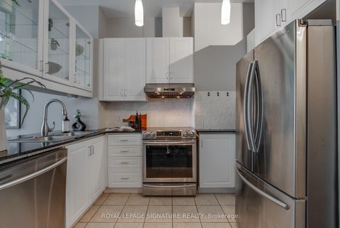 Photo 10 at 904 - 797 Don Mills Road, Flemingdon Park, Toronto