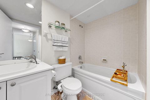 Photo 19 at 1516 - 410 Queens Quay W, Waterfront Communities C1, Toronto