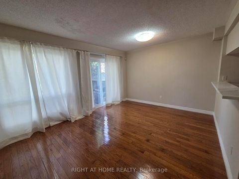 Photo 6 at 81 Northern Heights Drive, Langstaff, Richmond Hill
