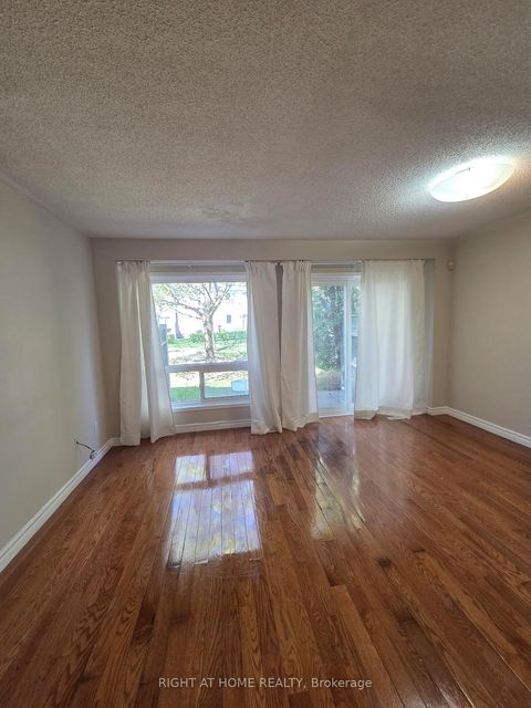 Photo 7 at 81 Northern Heights Drive, Langstaff, Richmond Hill