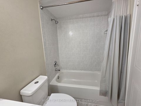 Photo 15 at 81 Northern Heights Drive, Langstaff, Richmond Hill