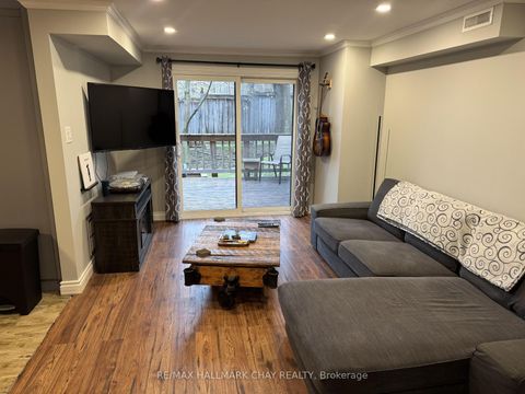 Photo 2 at 11 Quail Crescent, Ardagh, Barrie