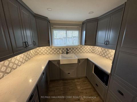 Photo 7 at 11 Quail Crescent, Ardagh, Barrie
