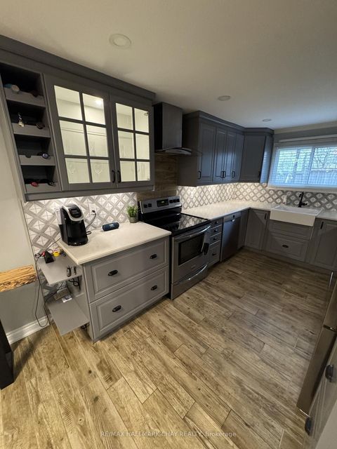 Photo 8 at 11 Quail Crescent, Ardagh, Barrie