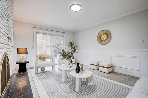 Photo 2 at 46 Caravan Drive, Don Mills, Toronto
