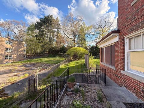 Photo 5 at 21 Anglesey Boulevard, Humber Valley, Toronto