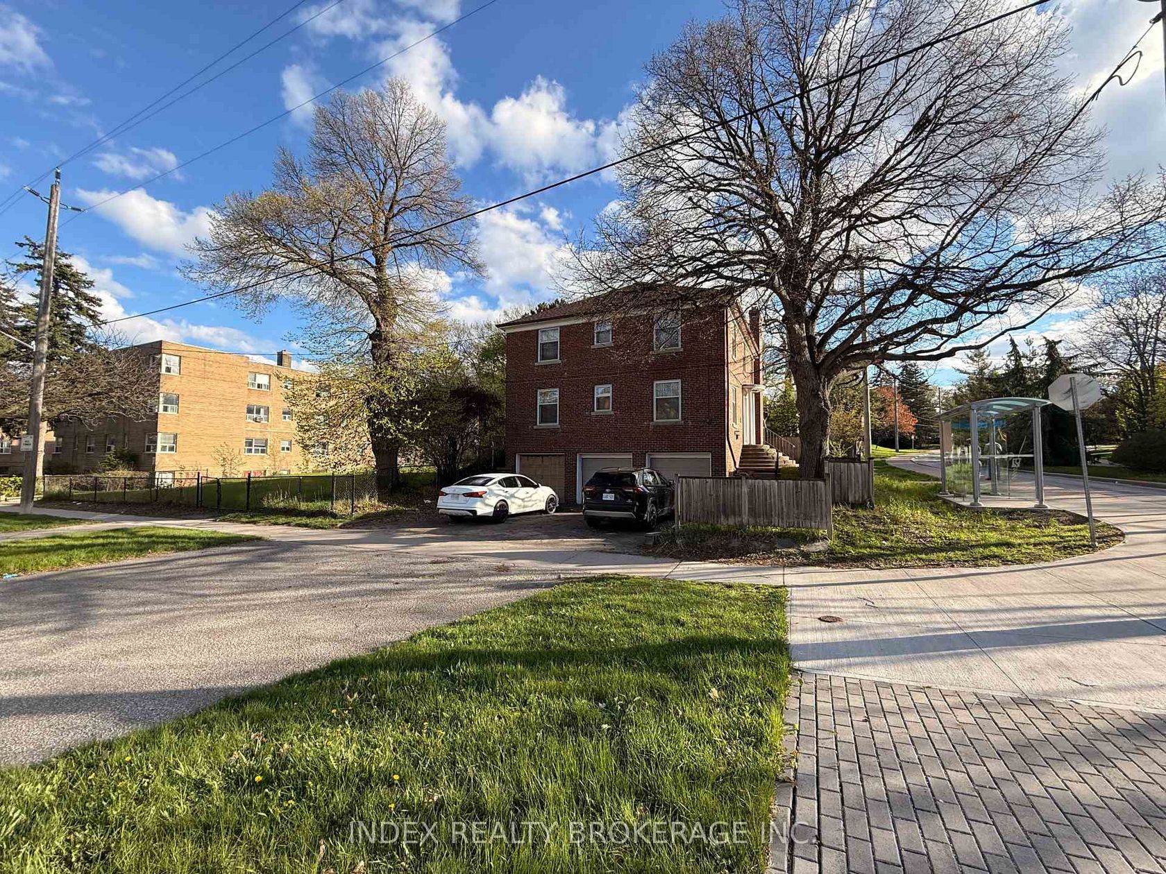 21 Anglesey Boulevard, Humber Valley, Toronto photo 0