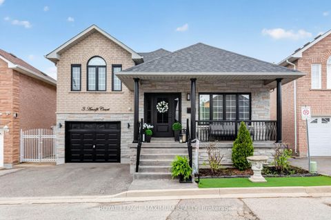 Photo 2 at 3 Amalfi Court, West Woodbridge, Vaughan