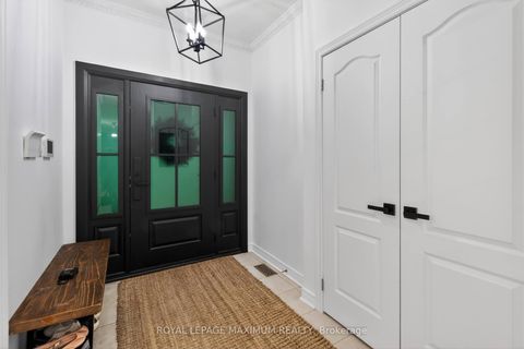 Photo 3 at 3 Amalfi Court, West Woodbridge, Vaughan