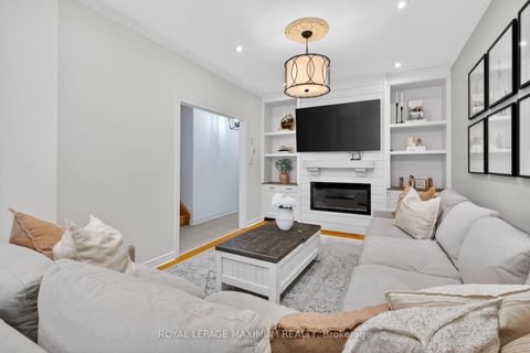 Photo 7 at 3 Amalfi Court, West Woodbridge, Vaughan