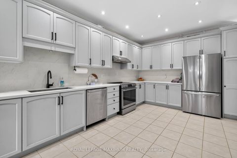 Photo 11 at 3 Amalfi Court, West Woodbridge, Vaughan