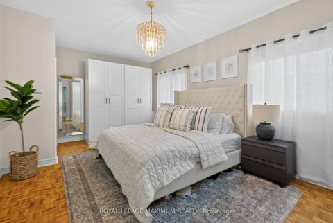 Photo 15 at 3 Amalfi Court, West Woodbridge, Vaughan
