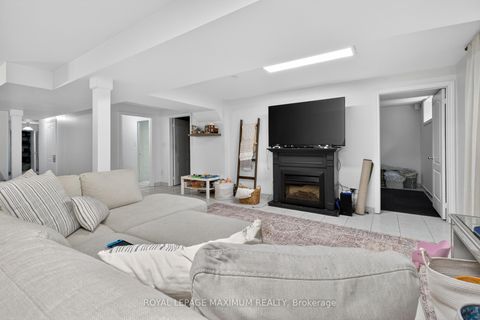 Photo 23 at 3 Amalfi Court, West Woodbridge, Vaughan