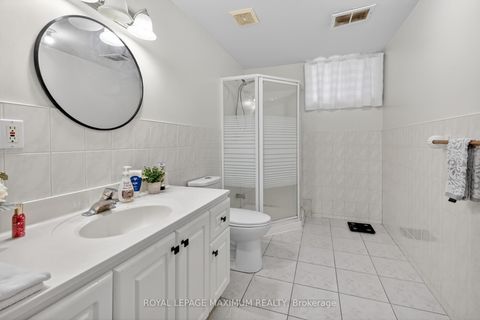 Photo 30 at 3 Amalfi Court, West Woodbridge, Vaughan