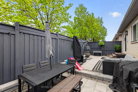 Photo 34 at 3 Amalfi Court, West Woodbridge, Vaughan