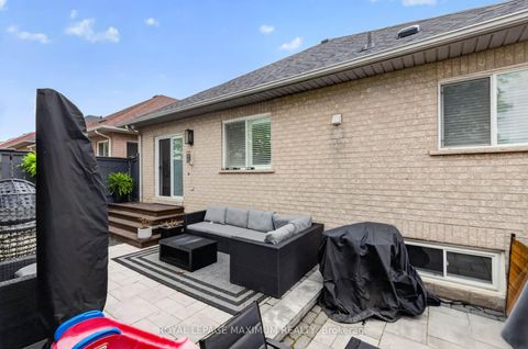 Photo 36 at 3 Amalfi Court, West Woodbridge, Vaughan