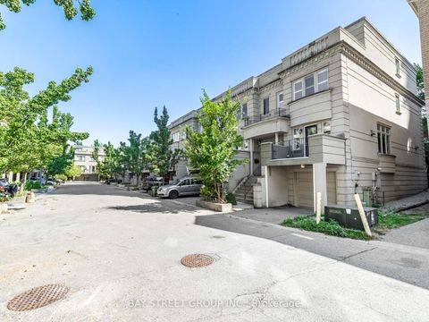 Photo 2 at 35 William Poole Way, Willowdale East, Toronto