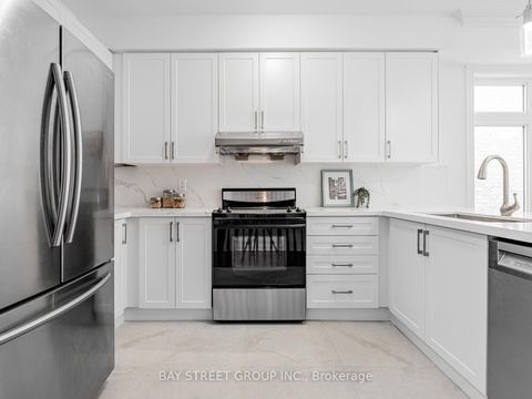 Photo 13 at 35 William Poole Way, Willowdale East, Toronto
