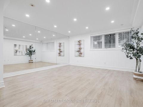 Photo 18 at 35 William Poole Way, Willowdale East, Toronto