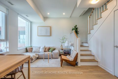 Photo 3 at 1211 - 3100 Keele Street, CFB, Toronto