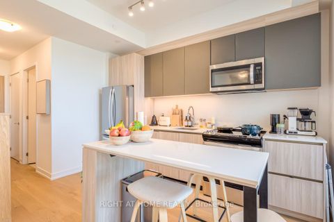 Photo 8 at 1211 - 3100 Keele Street, CFB, Toronto