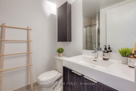 Photo 11 at 1211 - 3100 Keele Street, CFB, Toronto