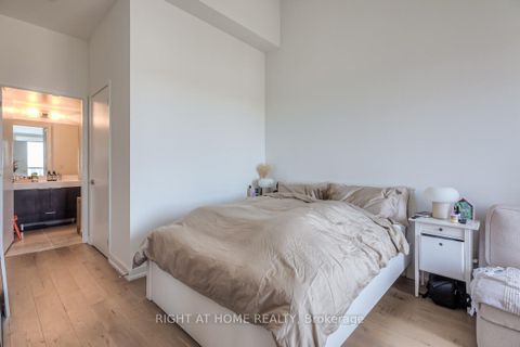 Photo 14 at 1211 - 3100 Keele Street, CFB, Toronto