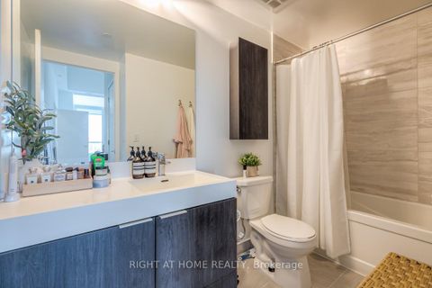 Photo 17 at 1211 - 3100 Keele Street, CFB, Toronto