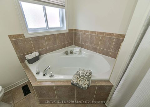 Photo 41 at 4 Lister Drive, Holly, Barrie