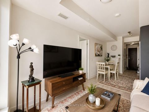 Photo 6 at 202W - 3 Rosewater Street, South Richvale, Richmond Hill