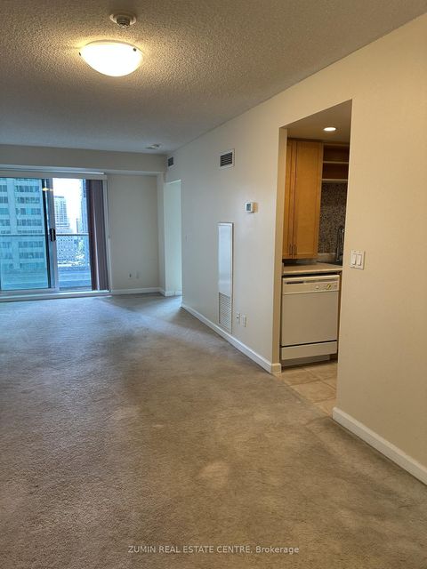 Photo 14 at 2116 - 8 Park Road, Moore Park, Toronto