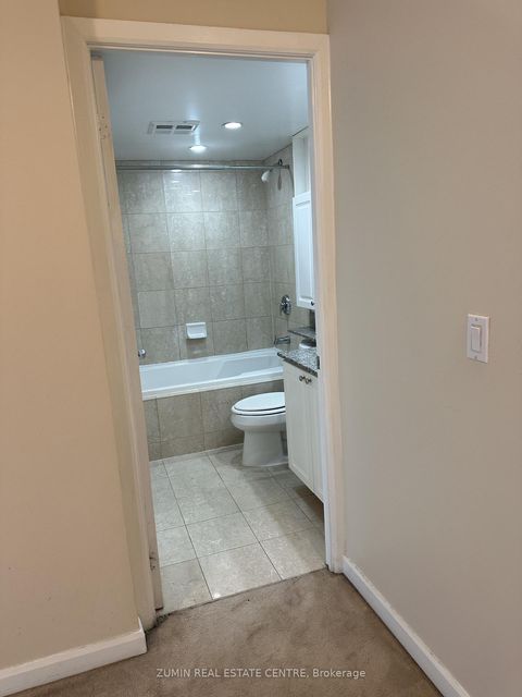 Photo 16 at 2116 - 8 Park Road, Moore Park, Toronto