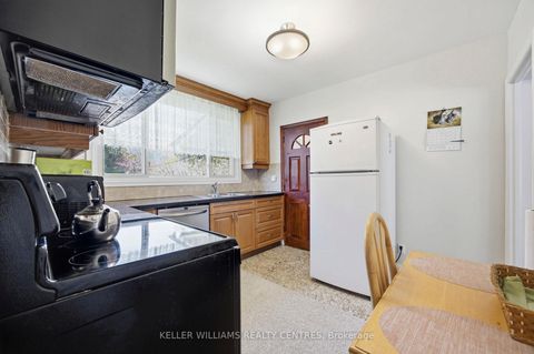 Photo 8 at 30 Bendale Boulevard W, Bendale, Toronto