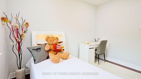 Photo 9 at 150 Tower Drive, Maryvale, Toronto