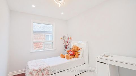 Photo 13 at 150 Tower Drive, Maryvale, Toronto